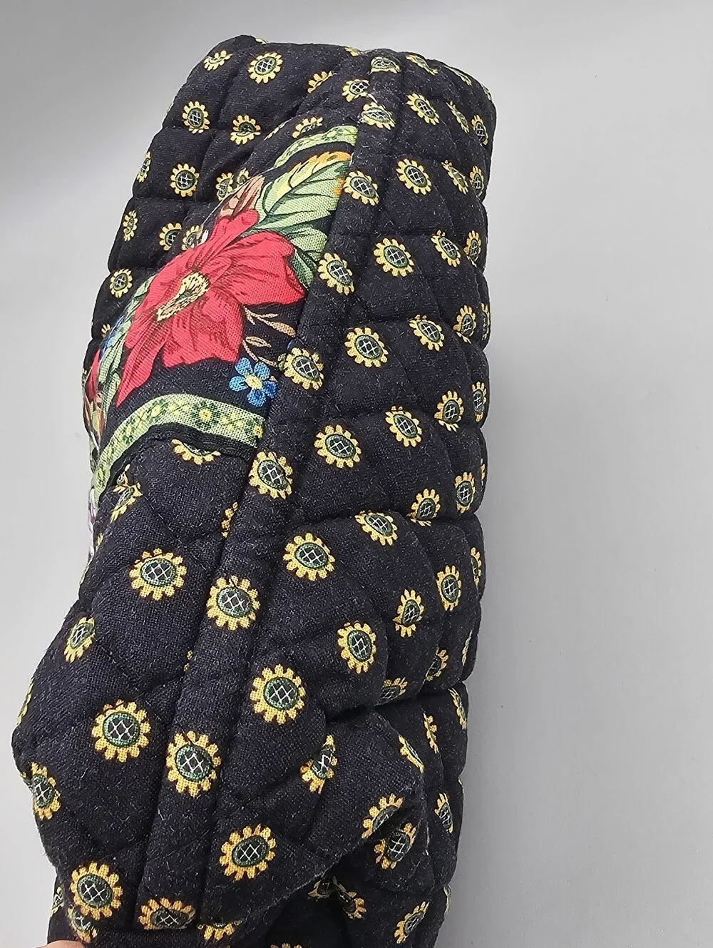 Retired Vera Bradley Vibrant Black Little Betsy Sunflower Floral Cosmetic Bag